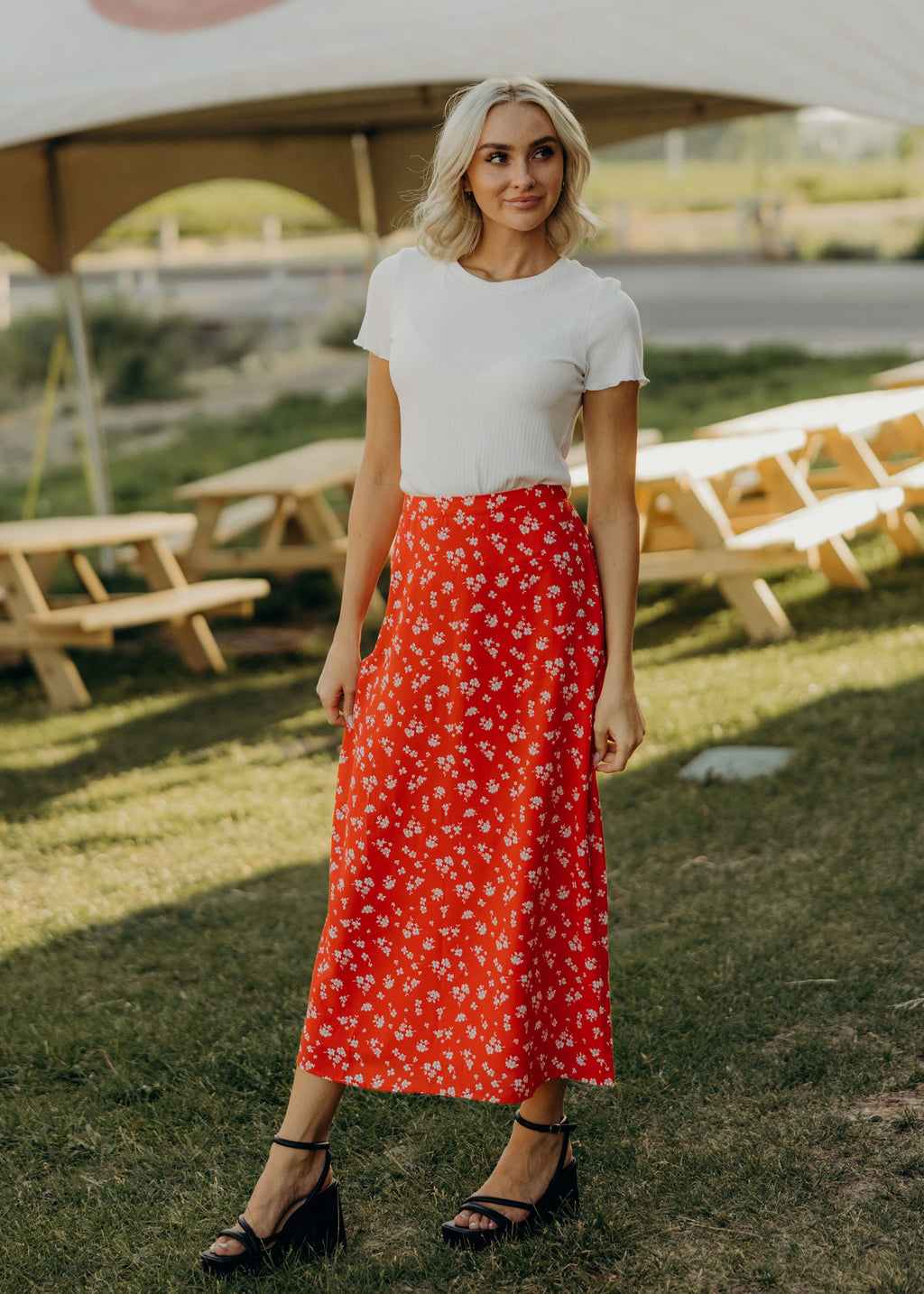 SHEATH SKIRT IN ORIENTAL RED
