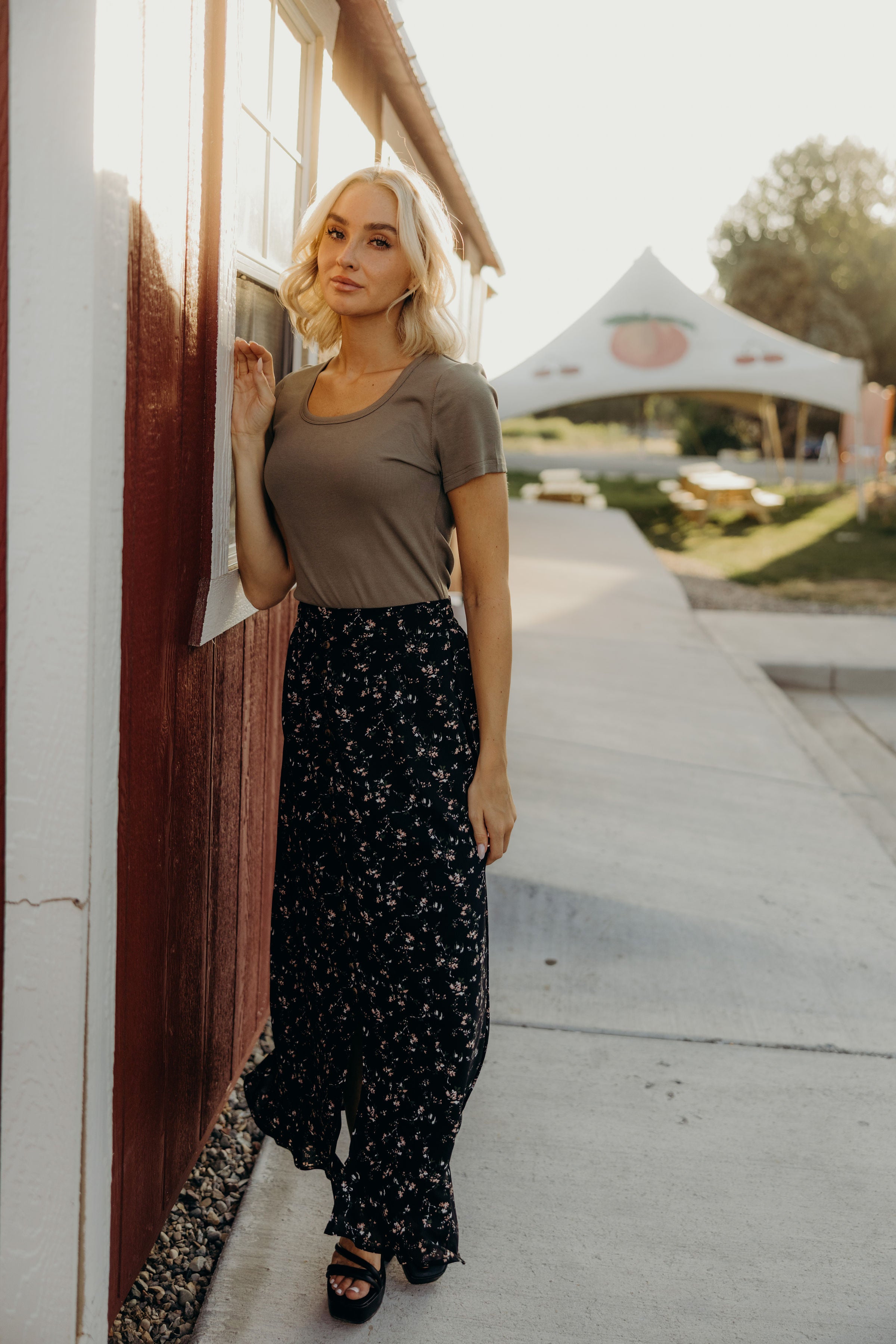 SHORT SLEEVE SCOOP TEE IN DRIED HERB FINAL SALE