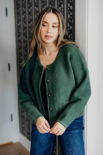 BUTTON FRONT CARDI IN FIR GREEN