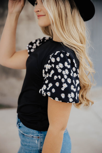 FLORAL SLEEVE BLOUSE IN BLACK DAISY