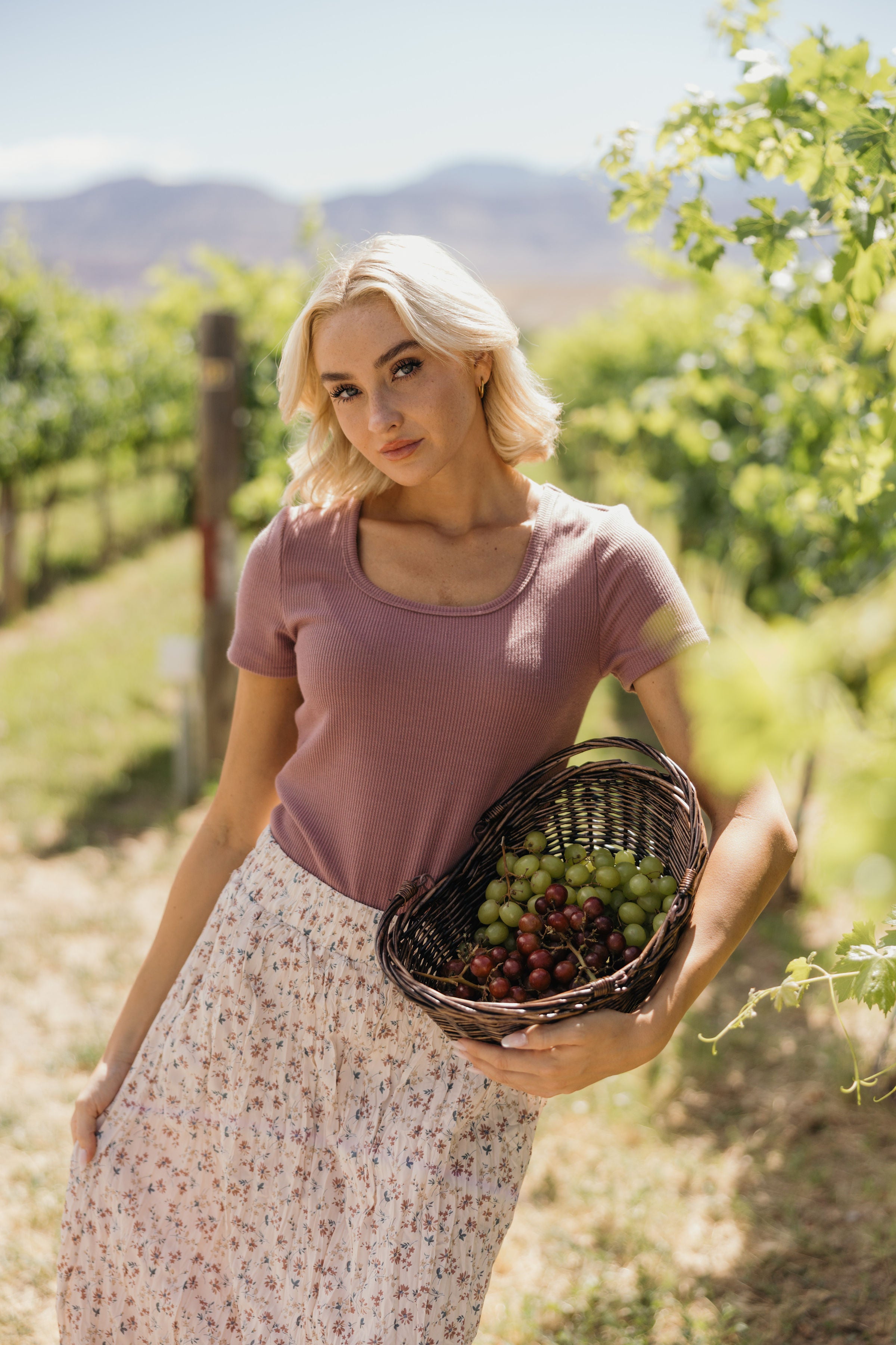 RIBBED SWEATER SCOOP TEE IN FADED FIG FINAL SALE