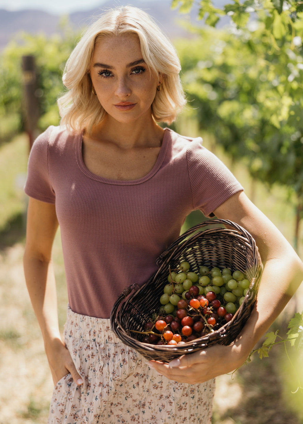 RIBBED SWEATER SCOOP TEE IN FADED FIG FINAL SALE