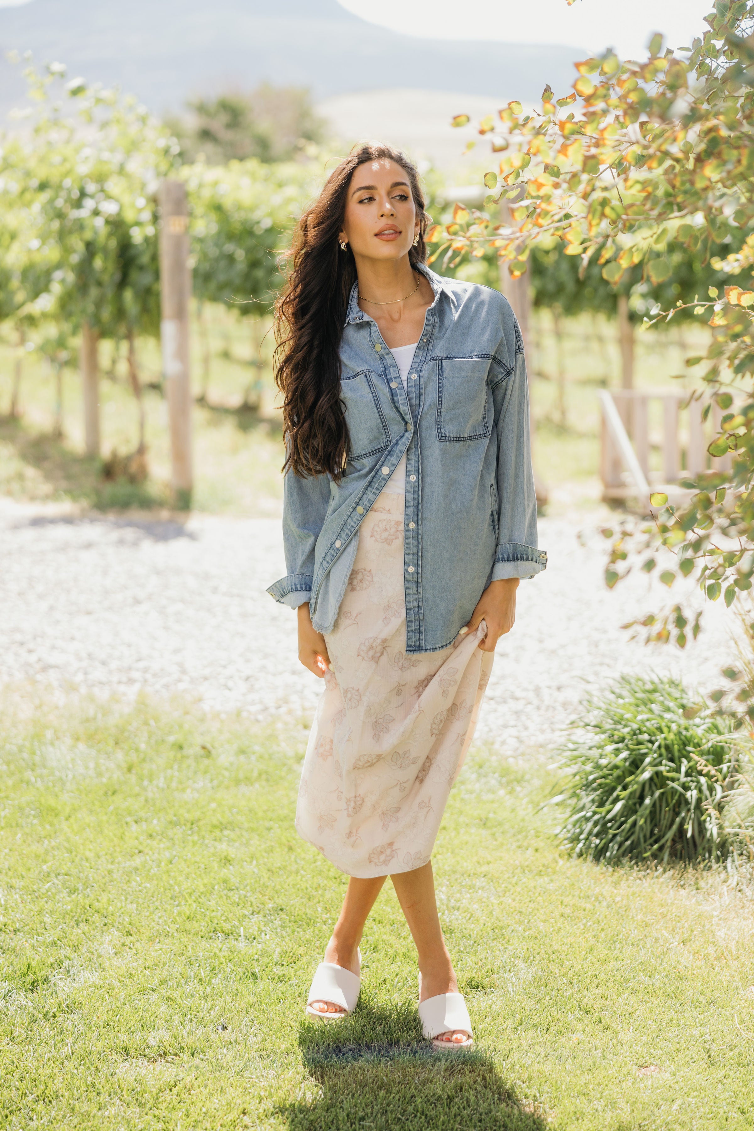 DENIM BUTTONDOWN SHIRT IN LIGHT WASH