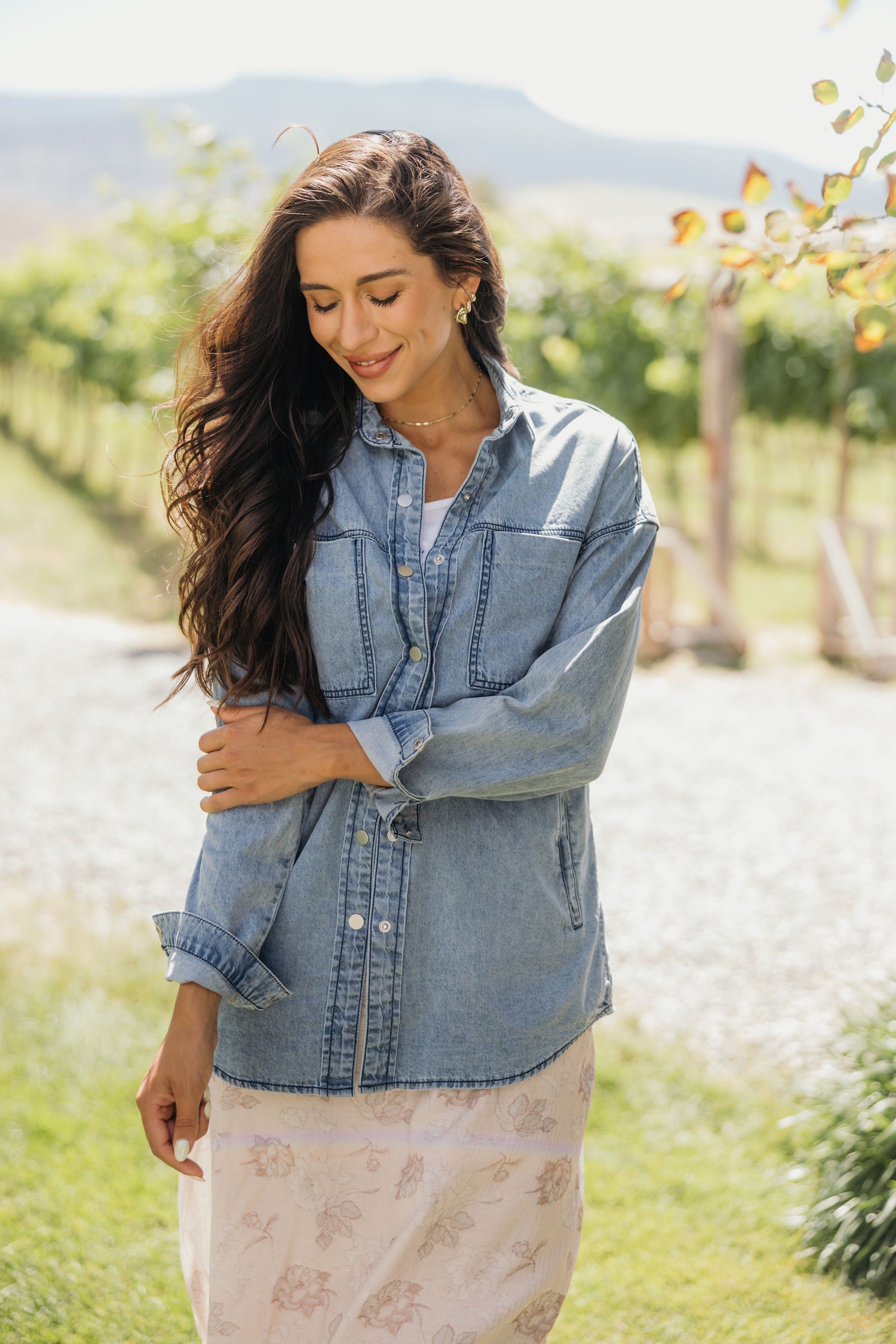 DENIM BUTTONDOWN SHIRT IN LIGHT WASH