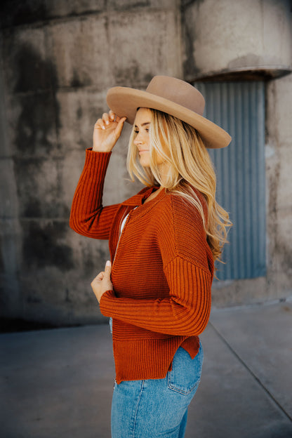 CHUNKY ZIP SWEATER IN RUST