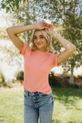 SHORT SLEEVE RIBBED TEE IN WILD ROSE