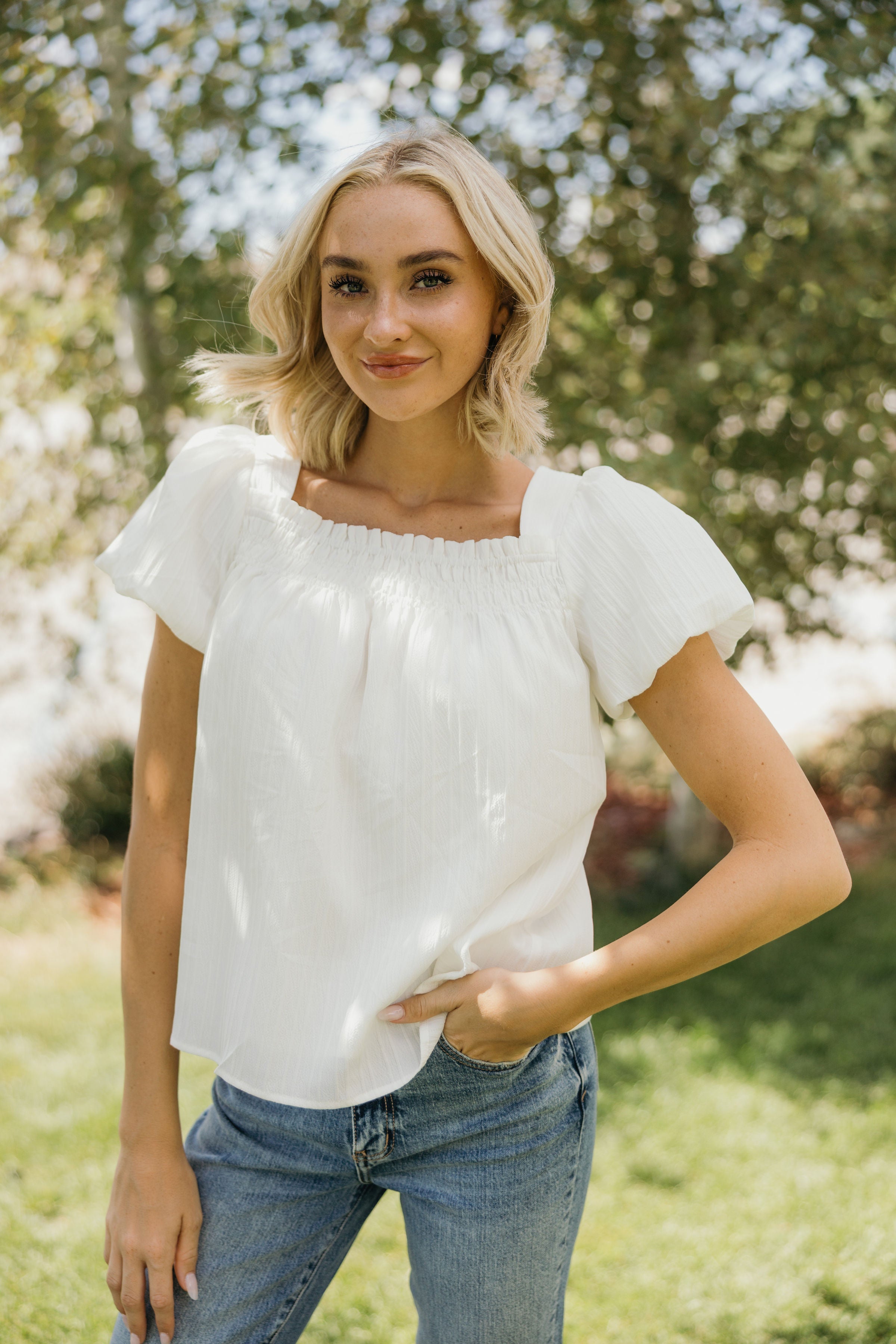 WOVEN CRINKLE TOP IN OFF WHITE
