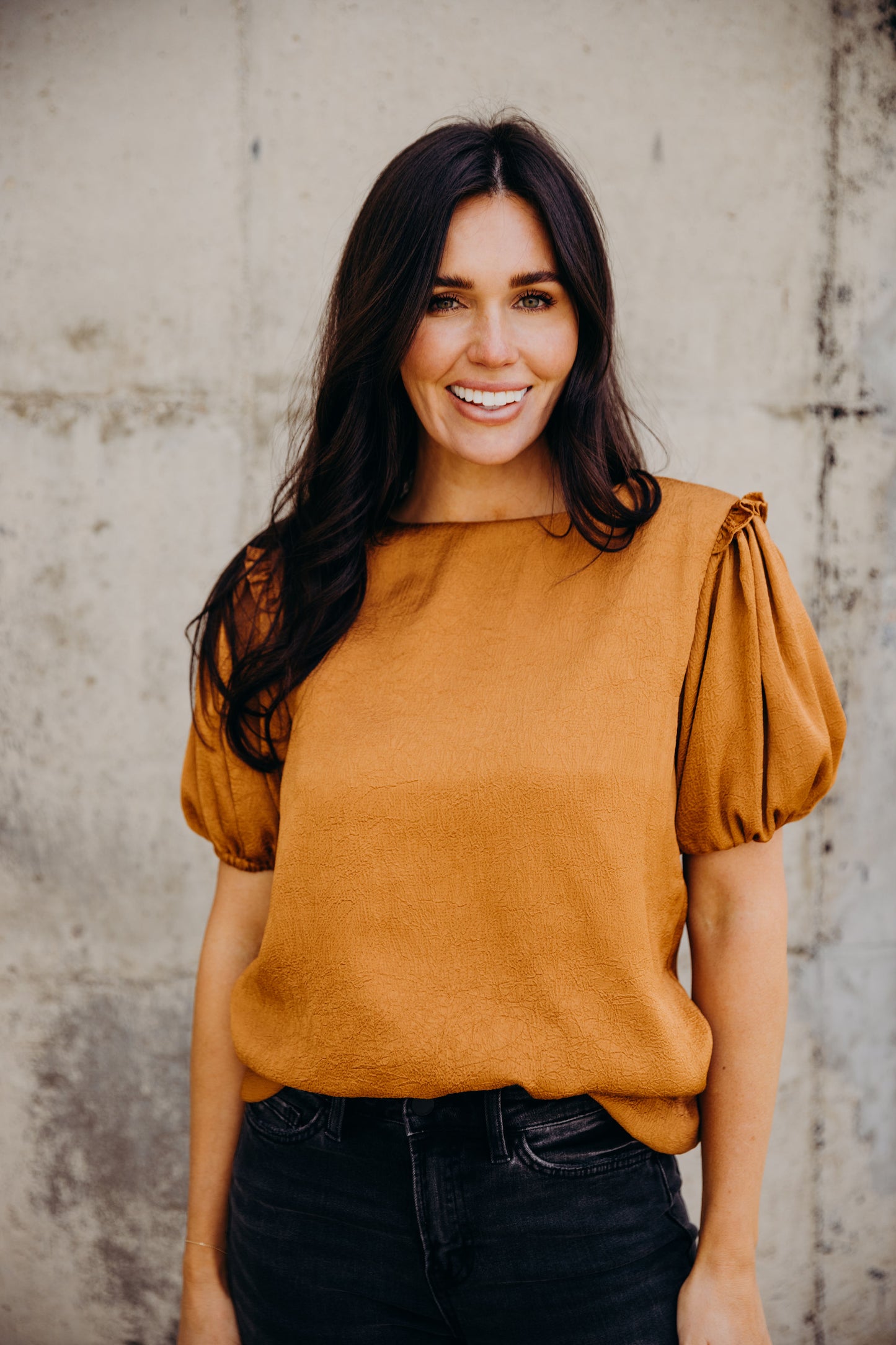 CRINKLE PUFF SLEEVE TOP IN HONEY FINAL SALE