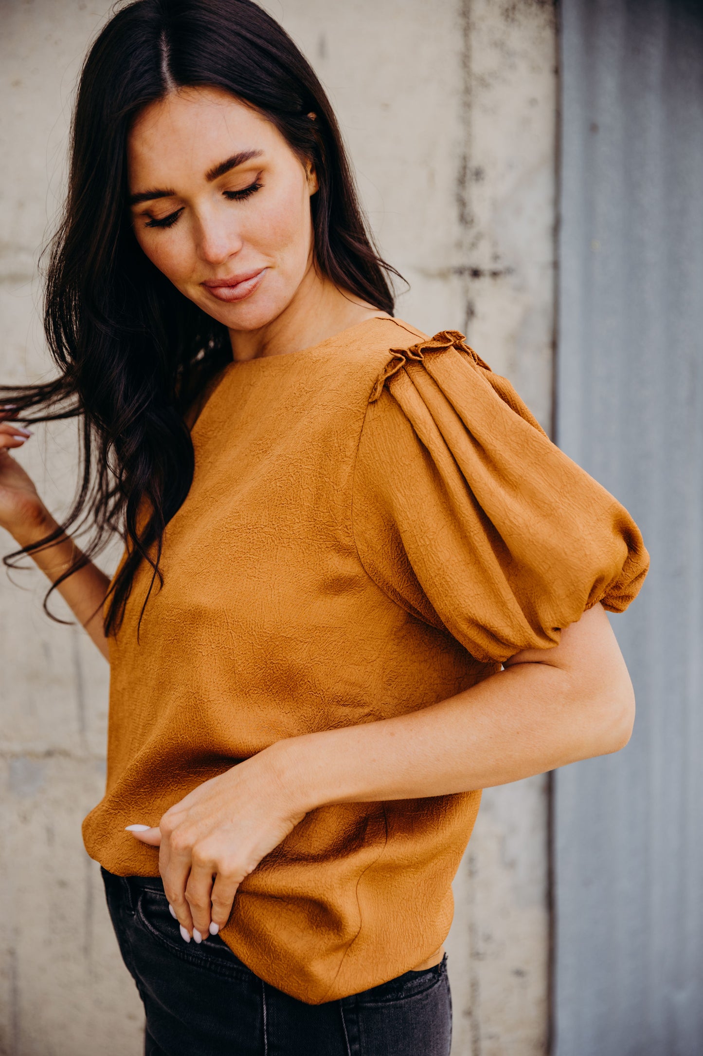 CRINKLE PUFF SLEEVE TOP IN HONEY FINAL SALE