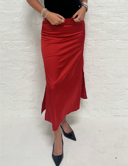 SLIP SKIRT IN RED