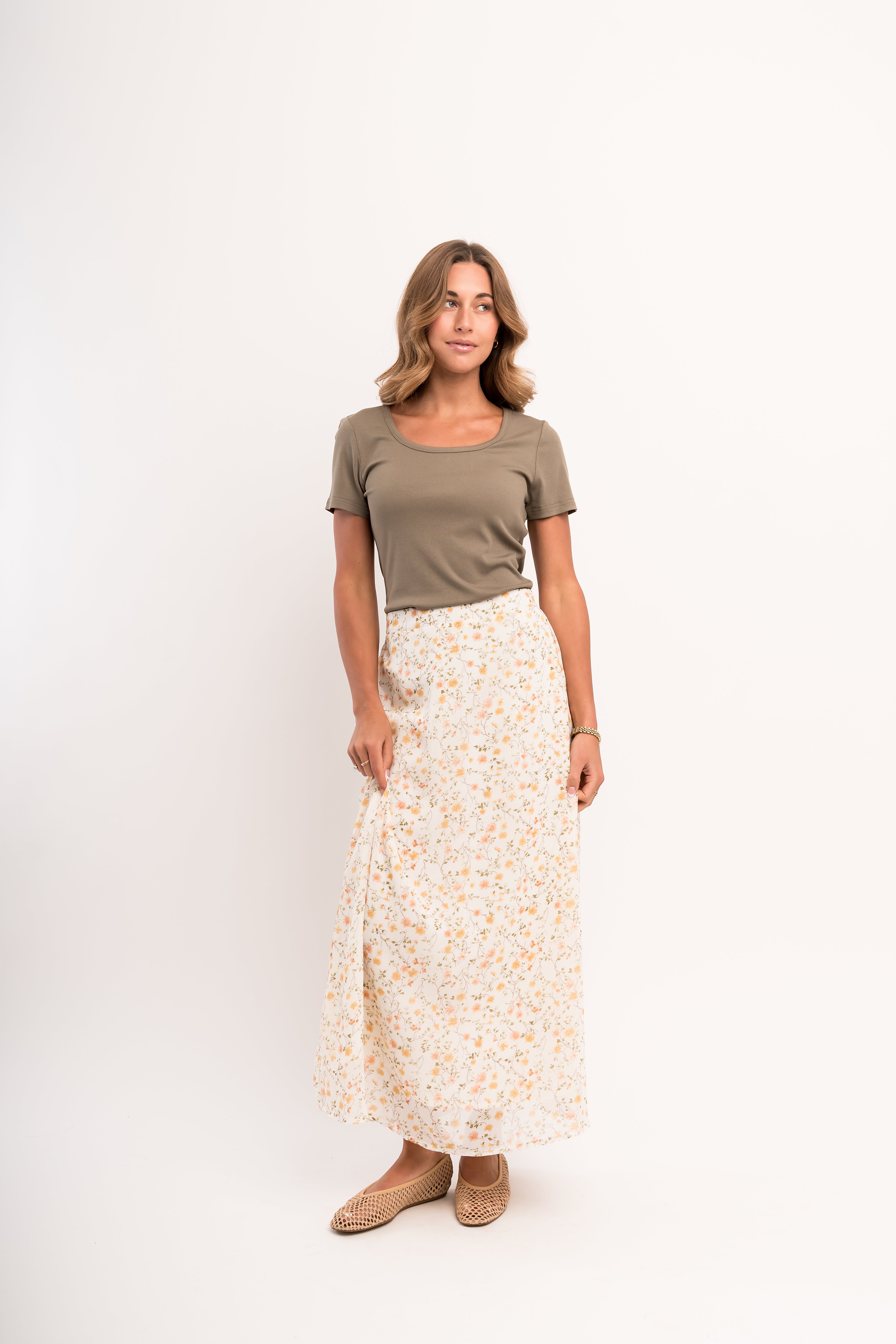 SHORT SLEEVE SCOOP TEE IN DRIED HERB FINAL SALE