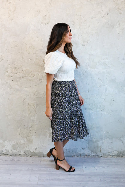 PLEATED MIDI SKIRT IN GRAPEVINE