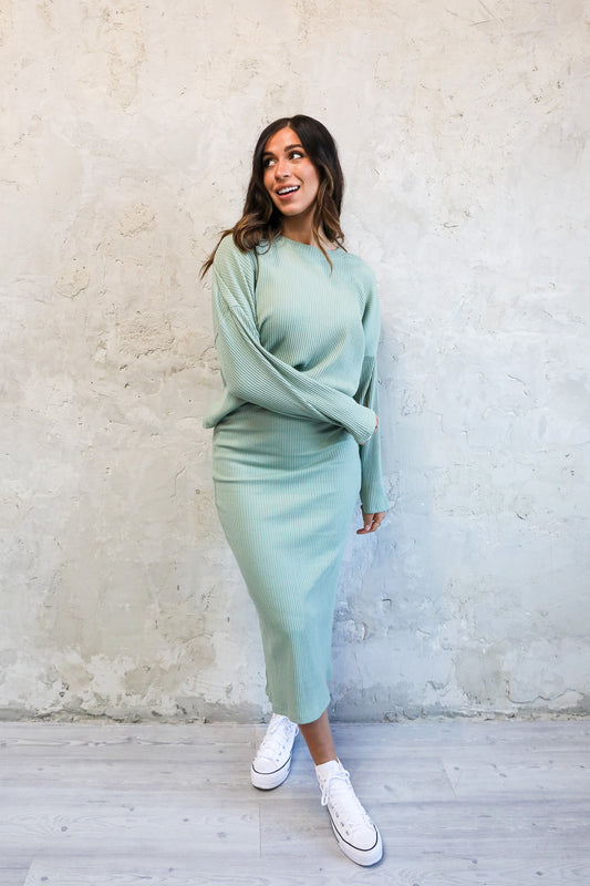 OVERSIZED RIBBED SWEATER IN BAY LEAF