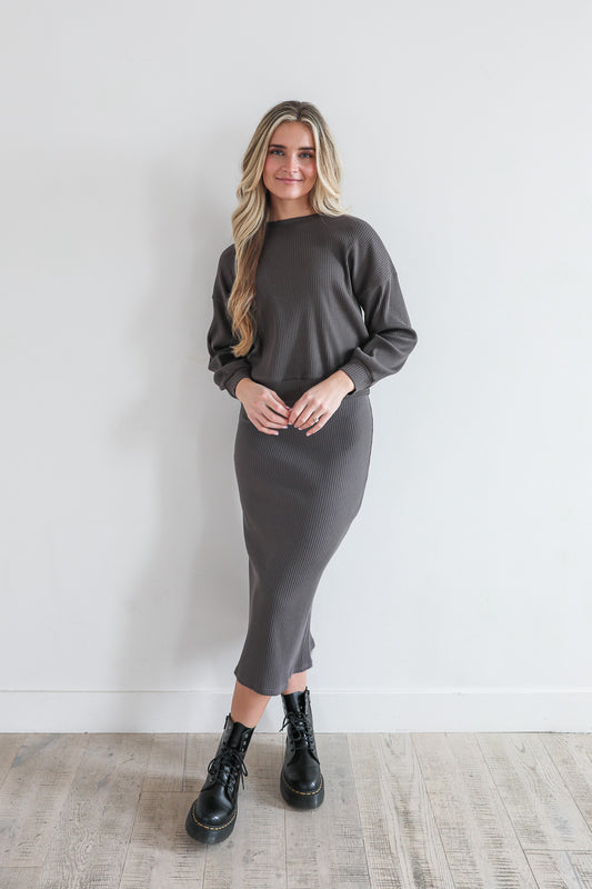 OVERSIZED RIBBED SWEATER IN CHARCOAL