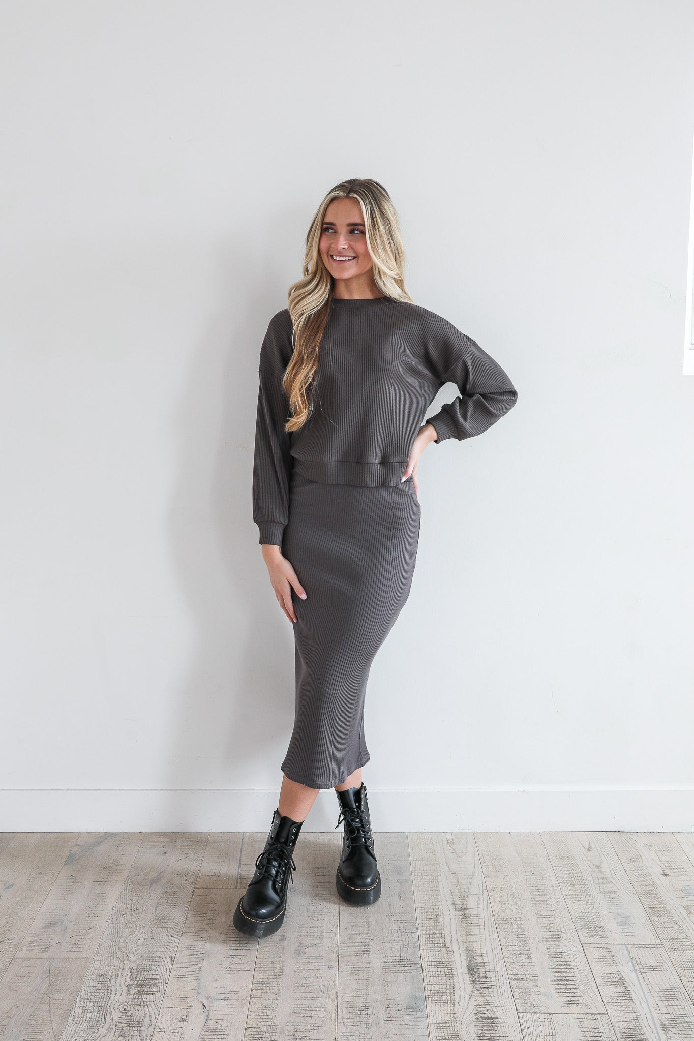 OVERSIZED RIBBED SWEATER IN CHARCOAL