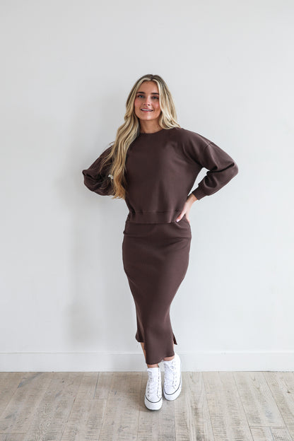 OVERSIZED RIBBED SWEATER IN CHOCOLATE