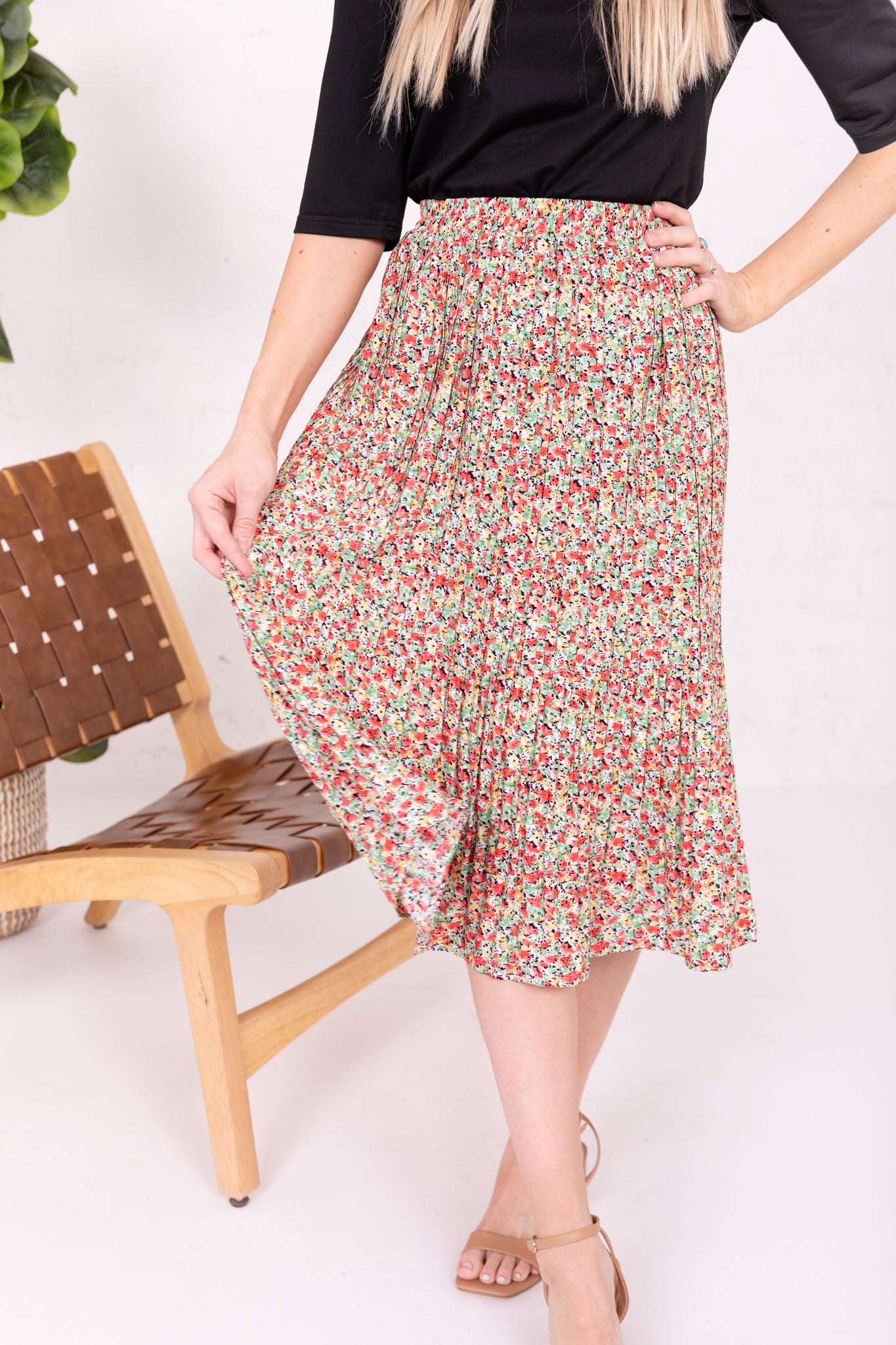 PLEATED MIDI SKIRT IN TROPICAL OASIS FINAL SALE